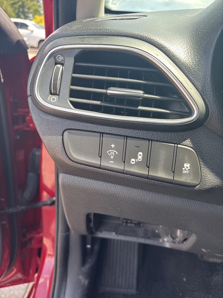 2018 Hyundai Elantra GT Base photo 14