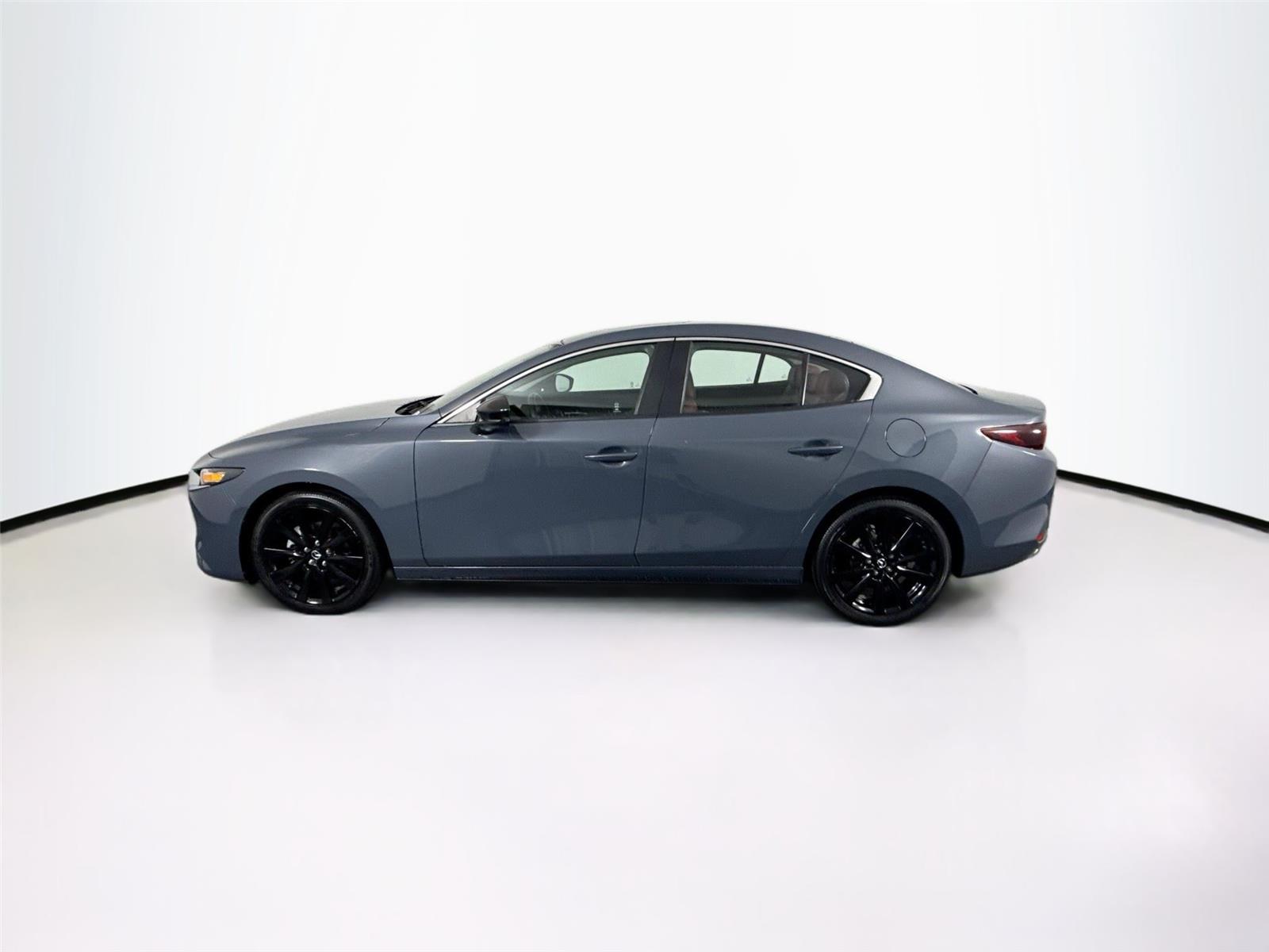 2024 Mazda Mazda3 2.5 s Carbon photo 9