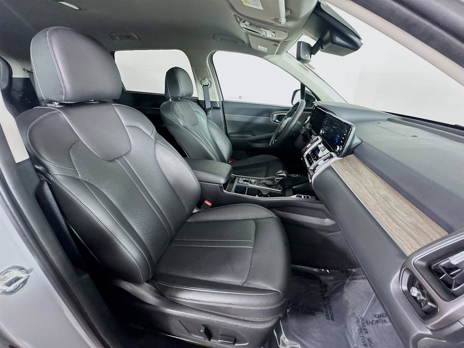 2023 Kia Sorento EX photo 22