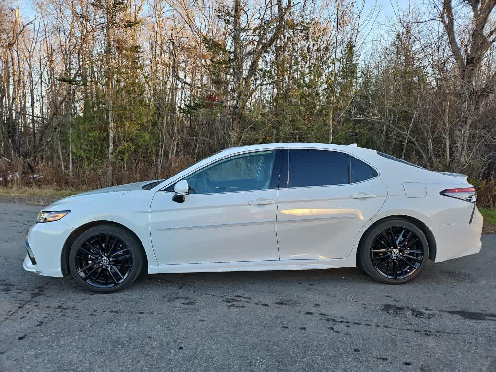 2023 Toyota Camry Hybrid XSE photo 2