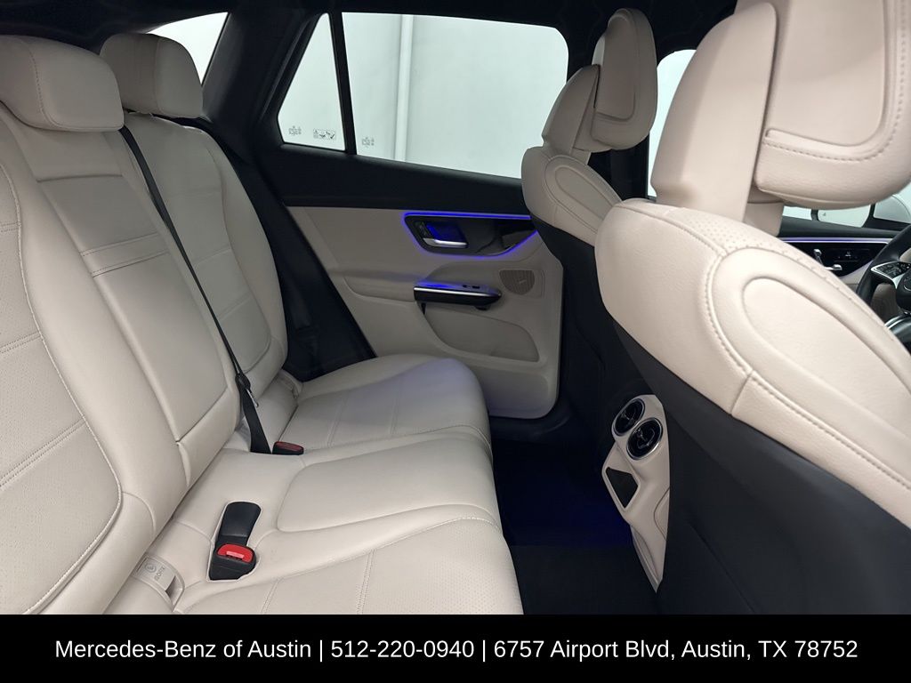 2025 Mercedes Benz GLC 300 photo 22