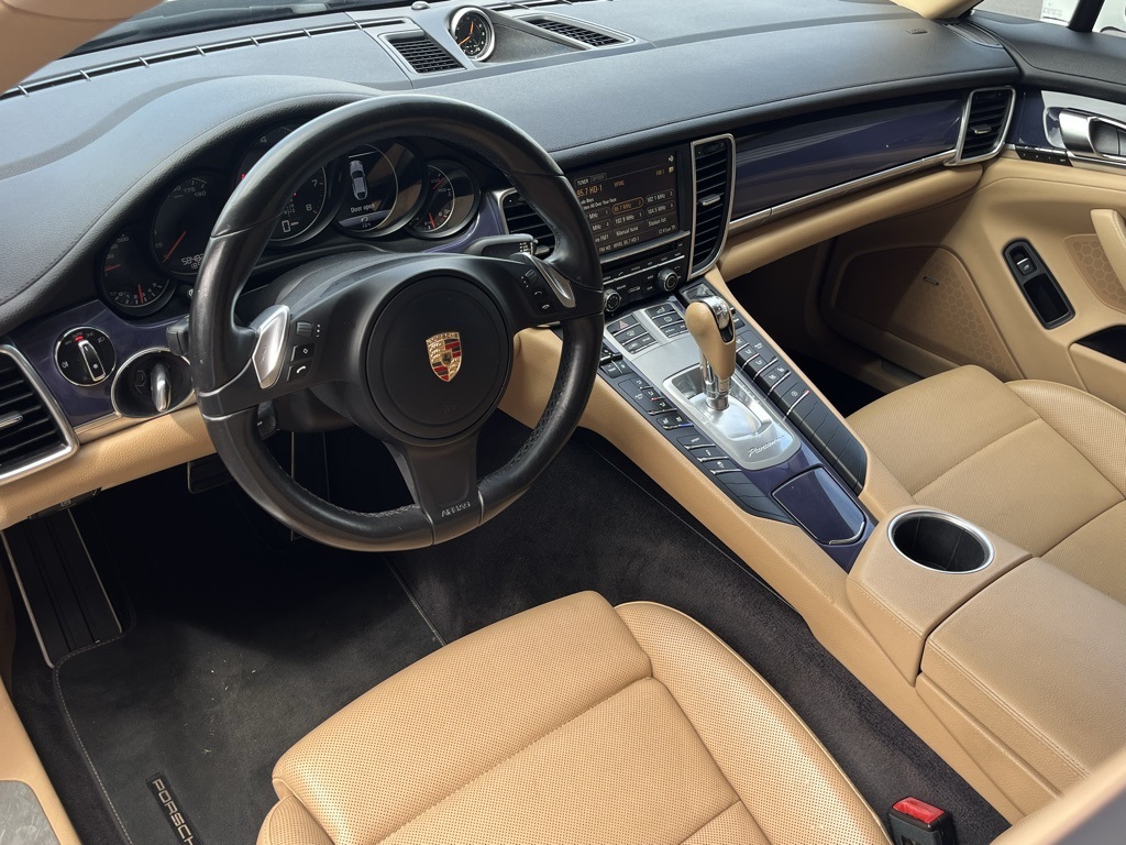 2015 Porsche Panamera Base photo 4