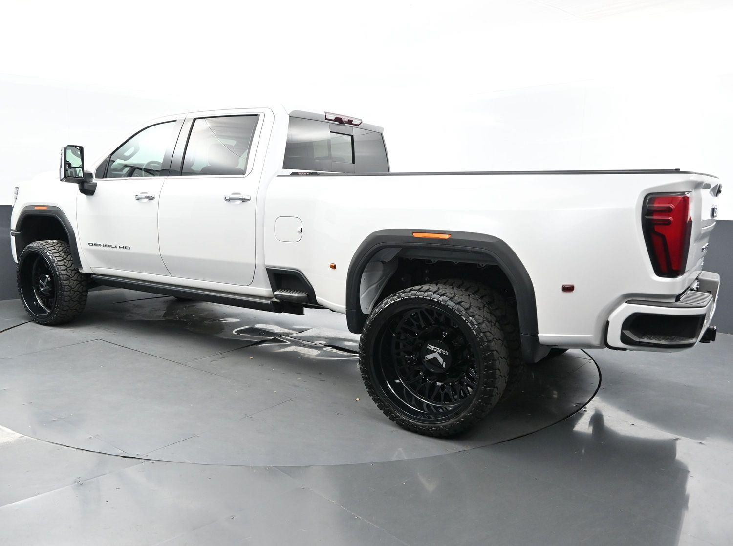 2024 Gmc Sierra HD Denali Ultimate photo 2