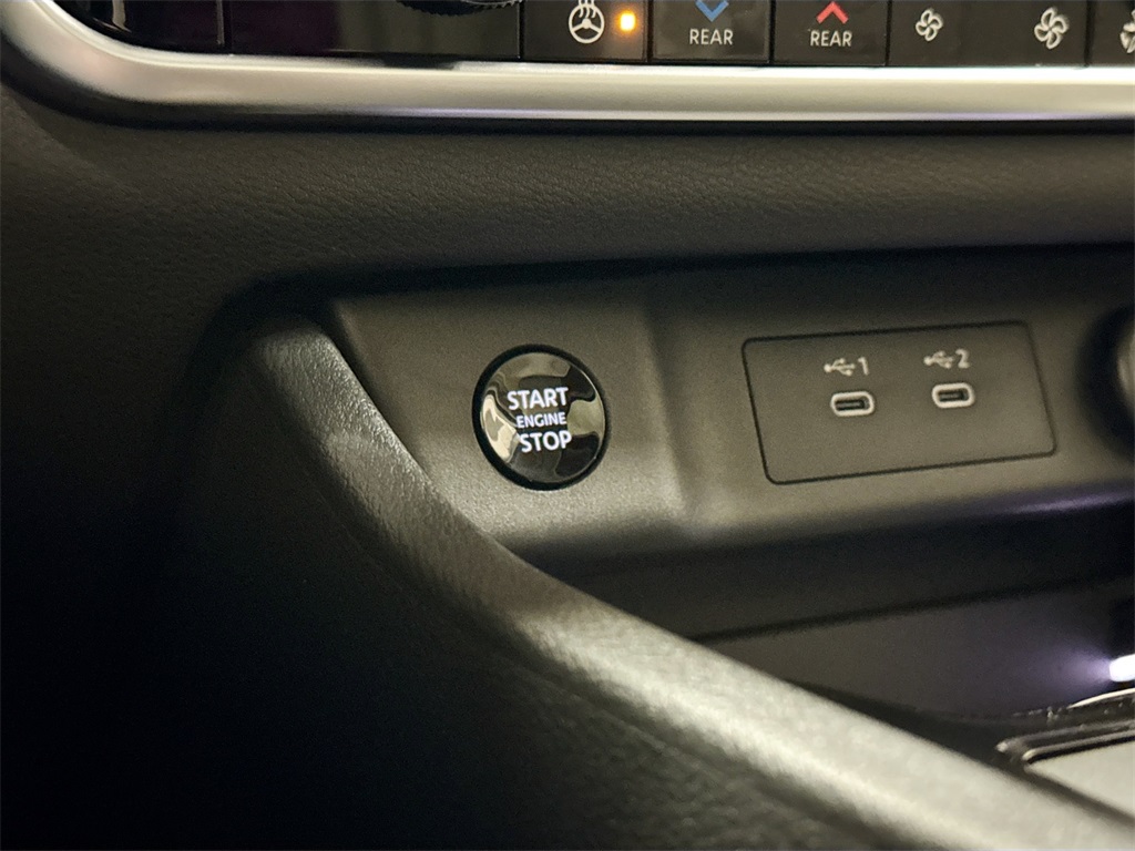 2025 Nissan Rogue SL photo 35