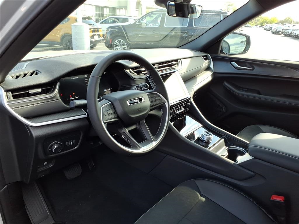 2025 Jeep Grand Cherokee Altitude X photo 6