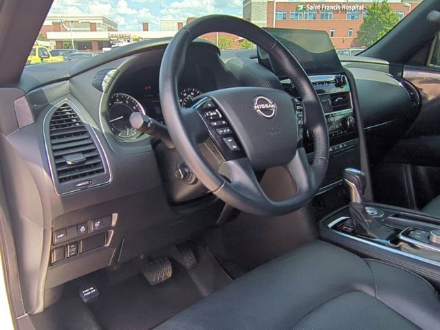 2024 Nissan Armada SL photo 2