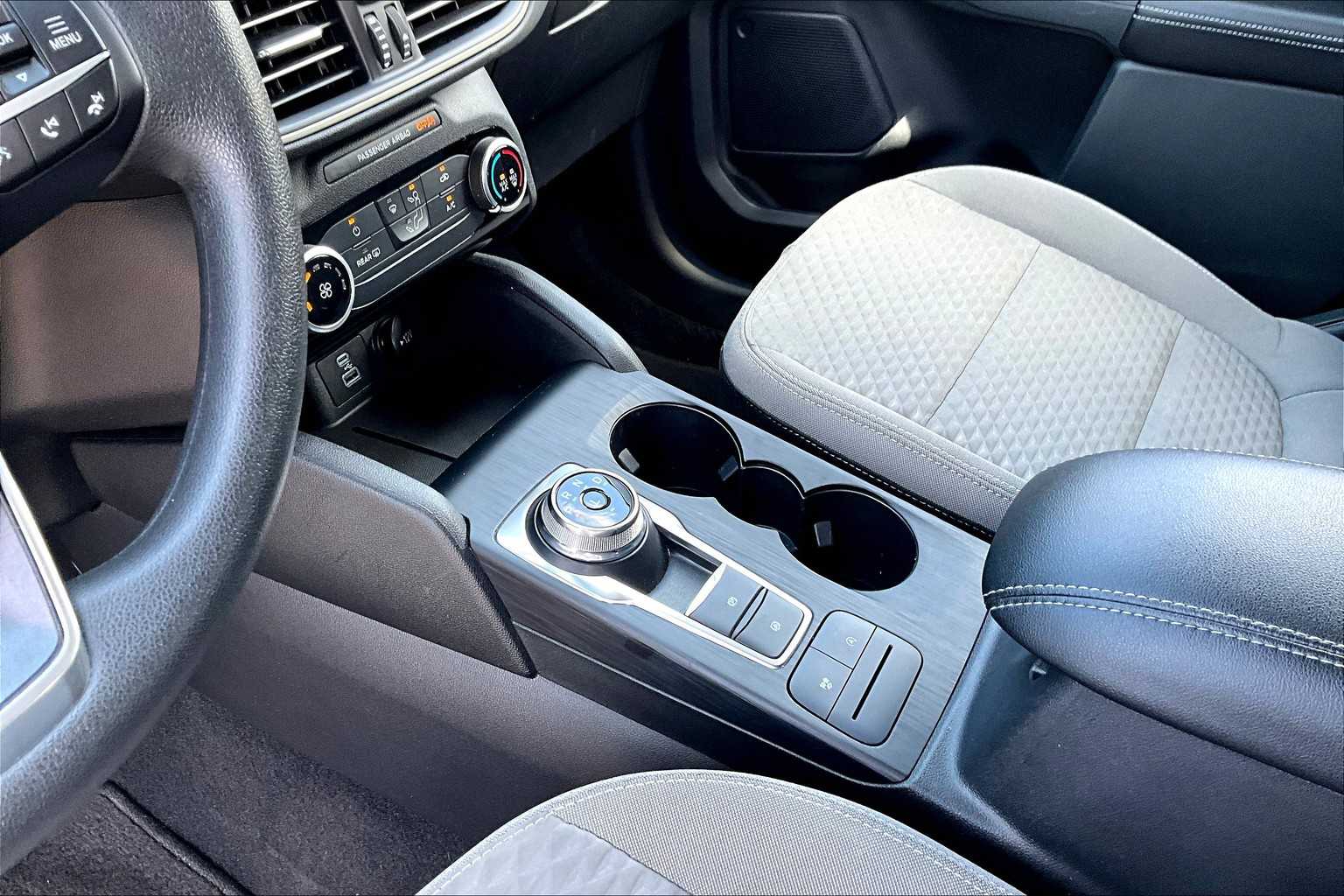 2022 Ford Escape SE photo 16