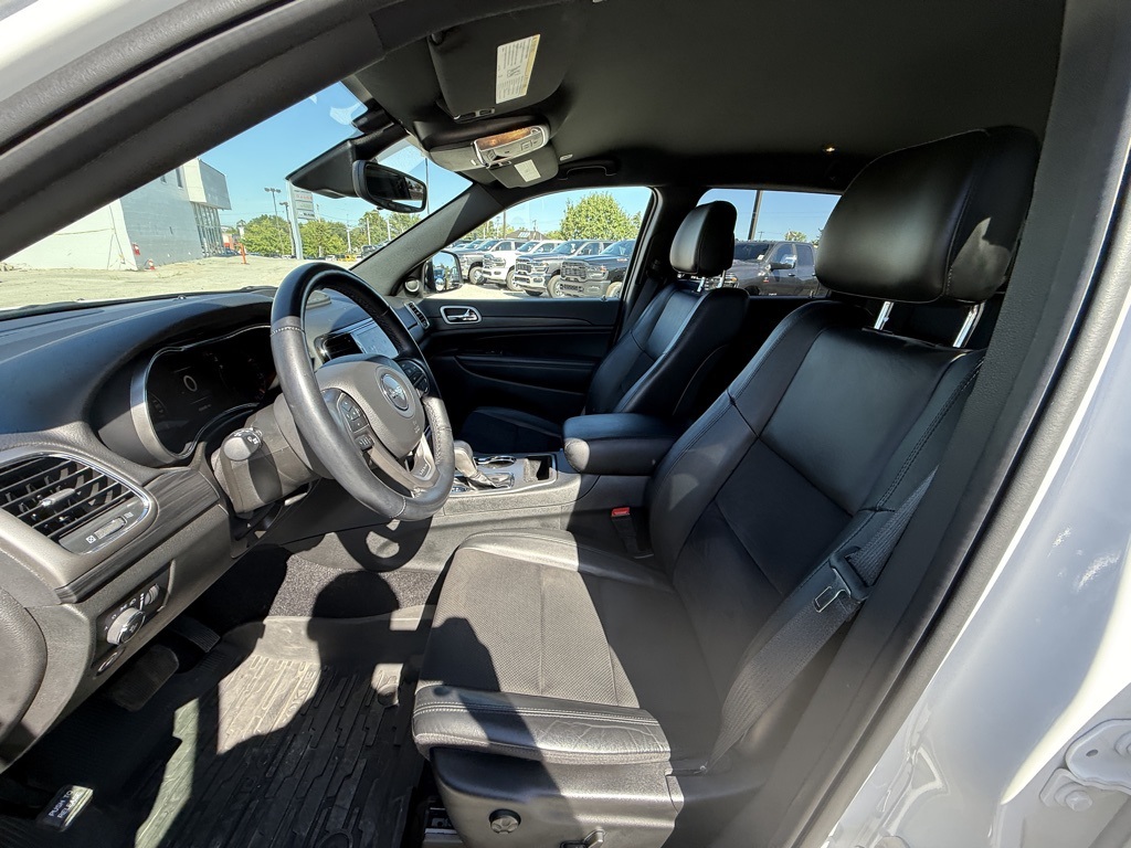 2021 Jeep Grand Cherokee Laredo X photo 12