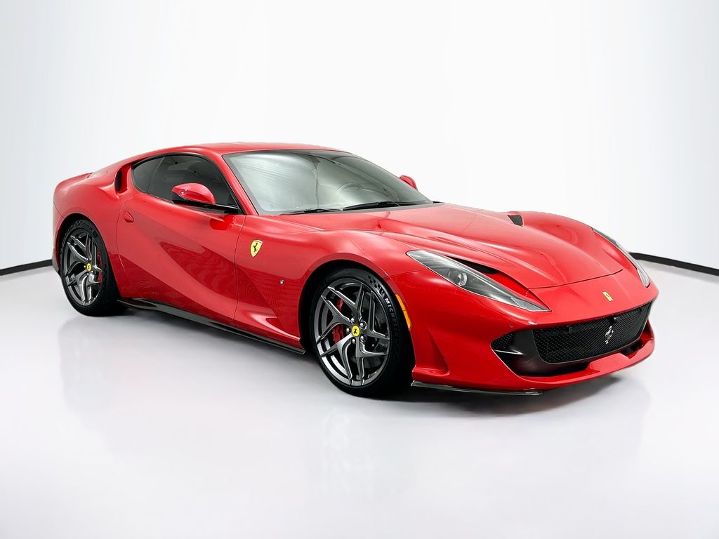 2019 Ferrari 812 Superfast Base photo 3