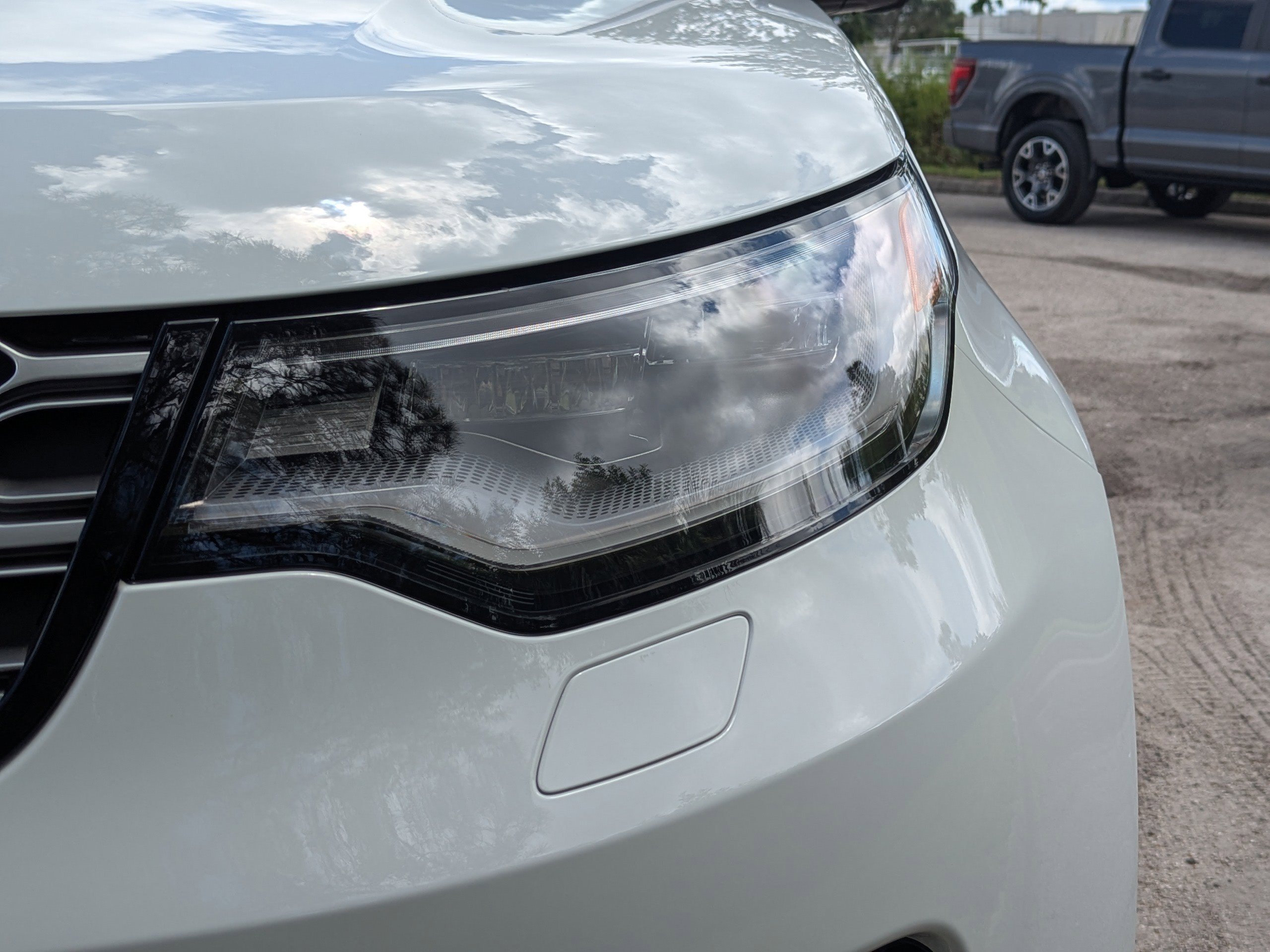 2025 Land Rover Discovery S photo 7