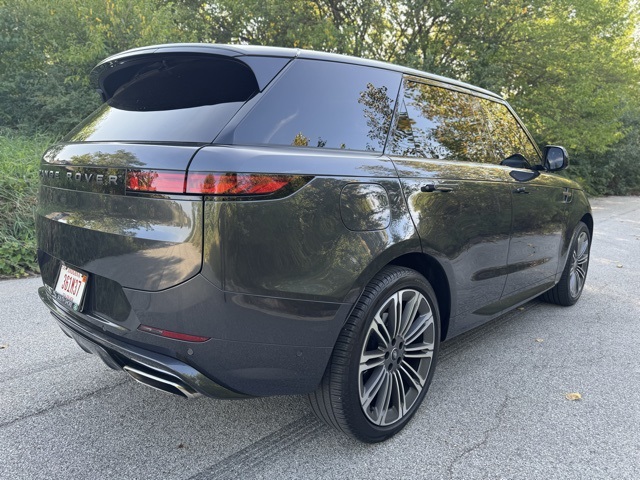 2024 Land Rover Range Rover Sport SE photo 6