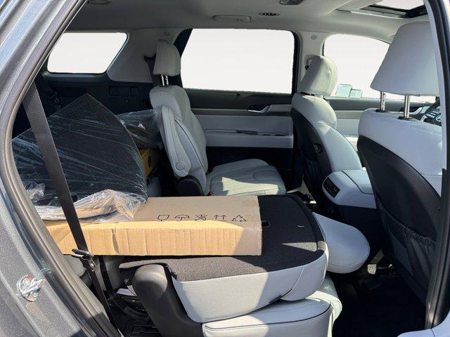 New 2025 Steel Graphite Hyundai SEL Premium AWD image 38