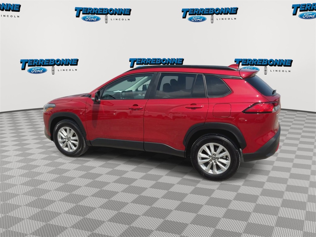 2023 Toyota Corolla Cross LE photo 4