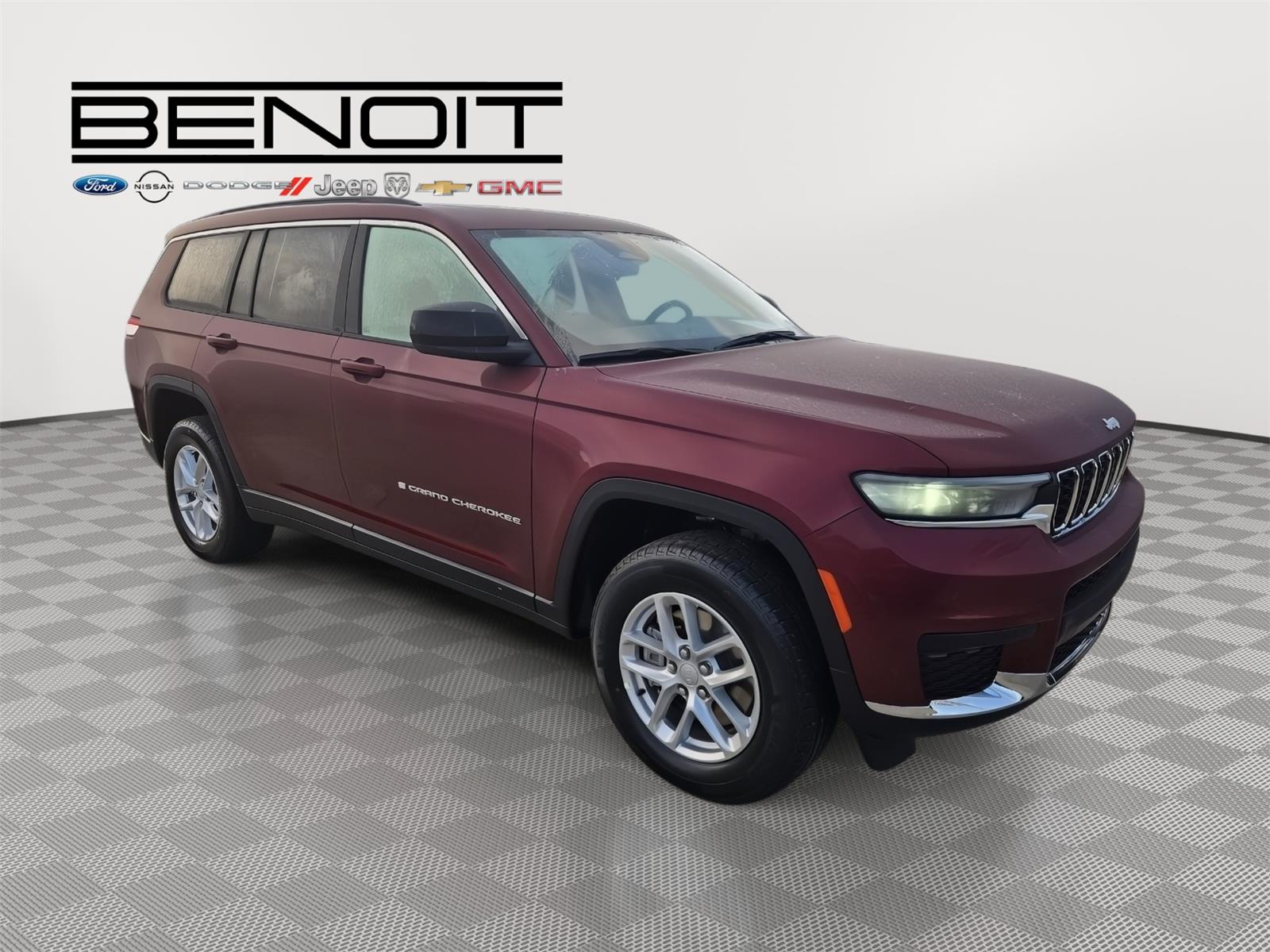2025 Jeep Grand Cherokee Laredo X photo 3