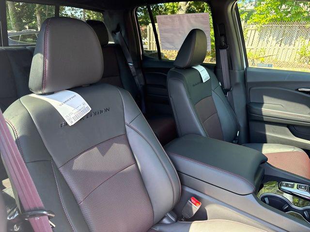 2025 Honda Ridgeline Black Edition photo 21