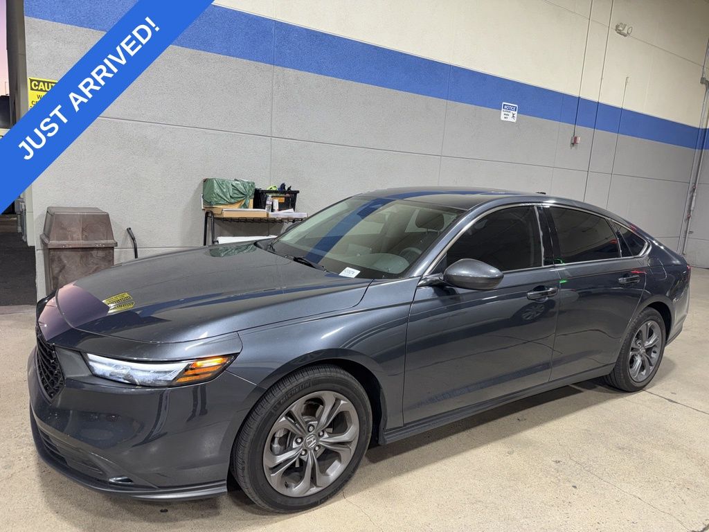 2023 Honda Accord EX's photo