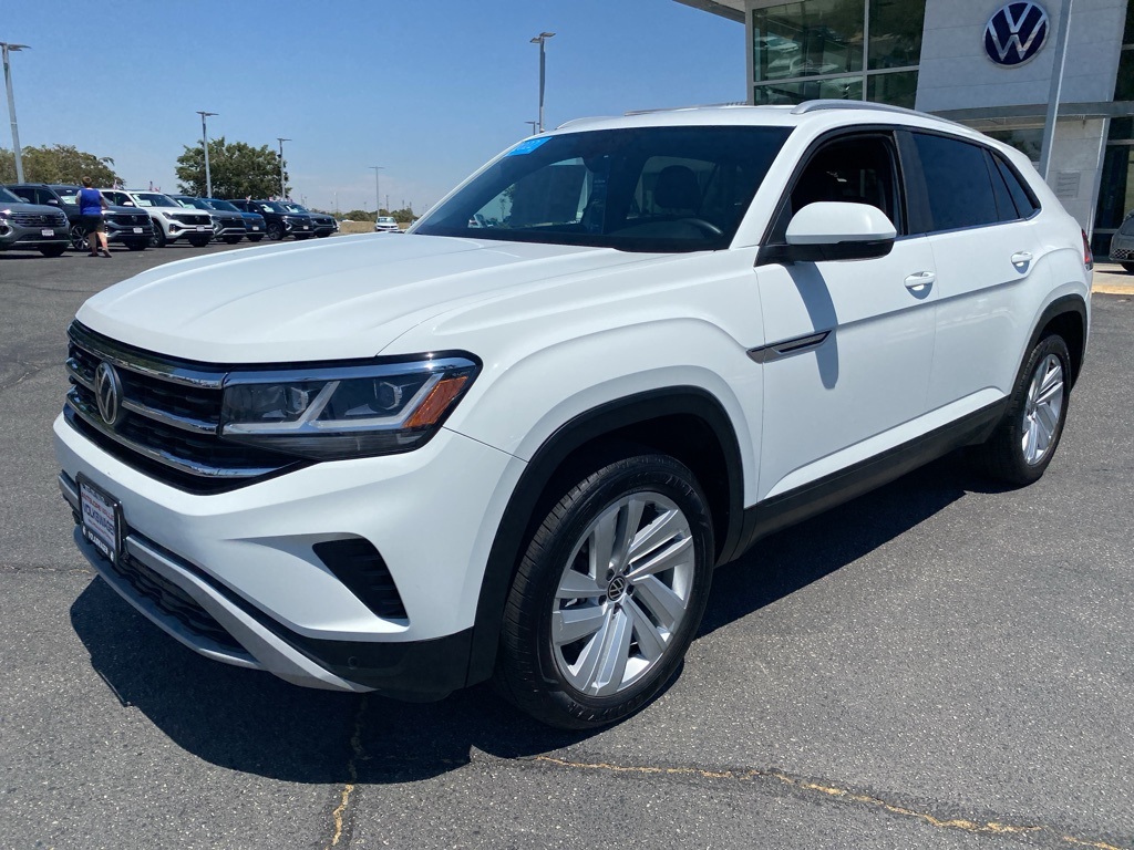 2022 Volkswagen Atlas Cross Sport V6 SE Technology photo 3