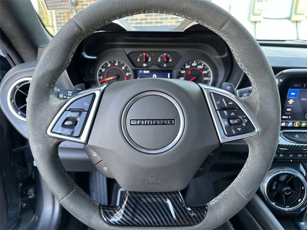 2022 Chevrolet Camaro LT1 photo 2
