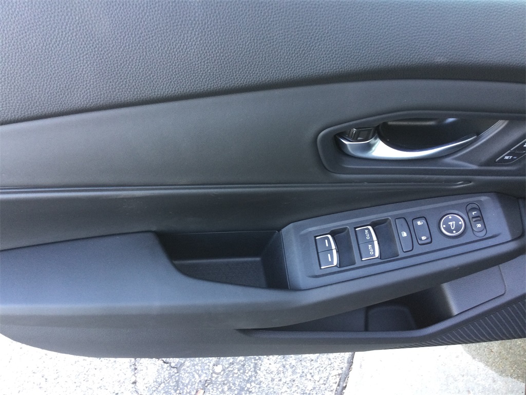 2025 Honda Accord Hybrid EX-L photo 19
