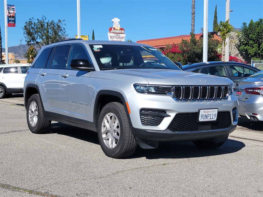 2025 Jeep Grand Cherokee Laredo's photo