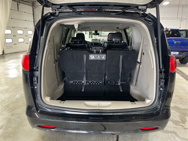 2021 Chrysler Voyager LXi photo 23