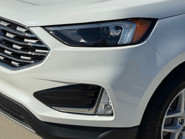2022 Ford Edge SEL photo 9