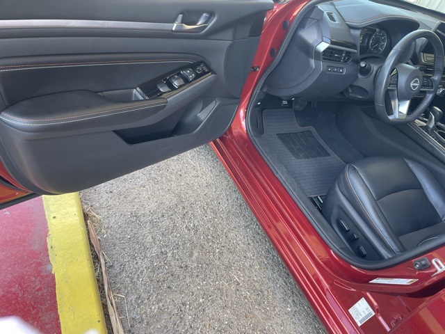 2023 Nissan Altima 2.5 SR photo 18