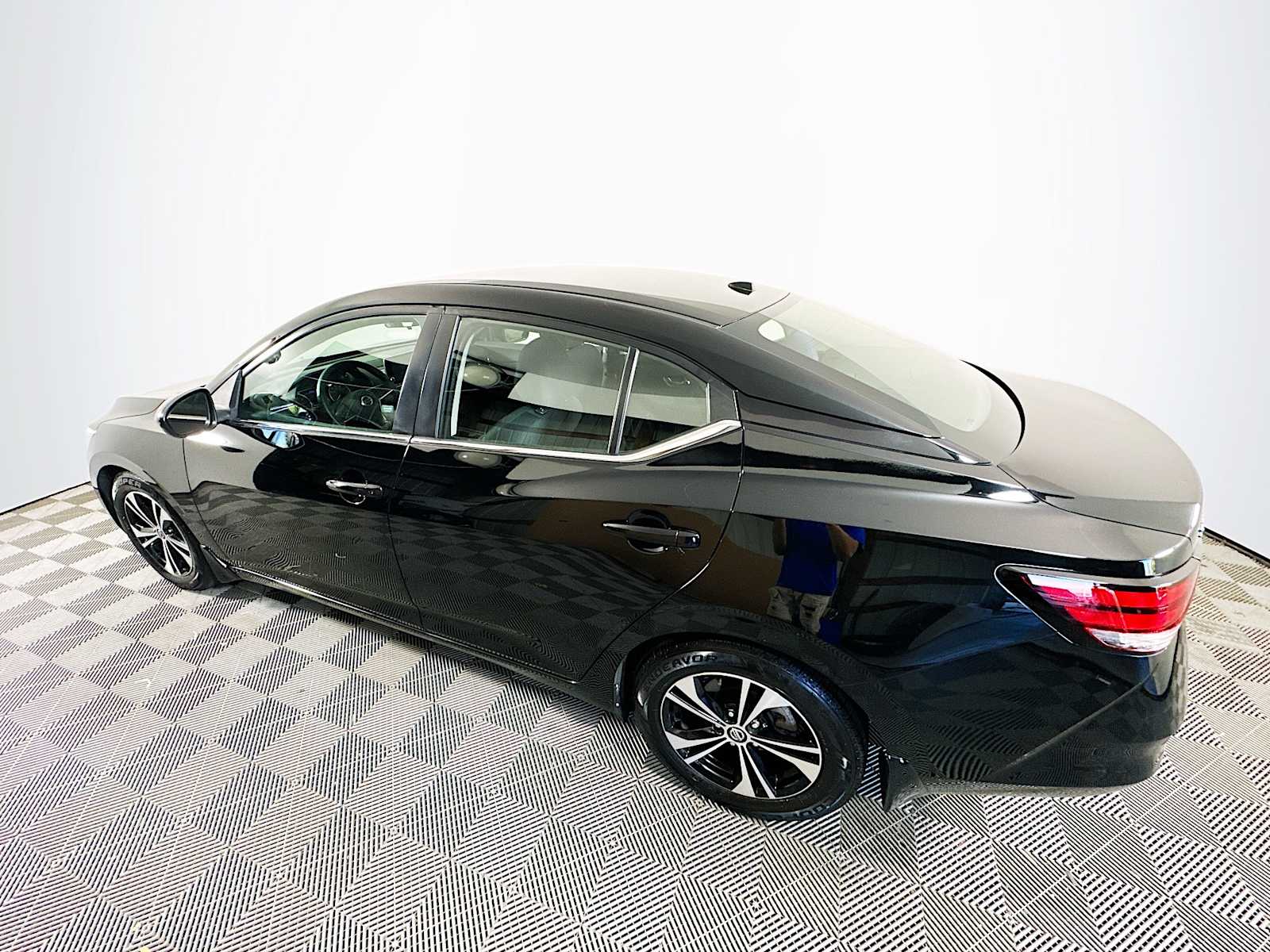 2021 Nissan Sentra SV photo 6