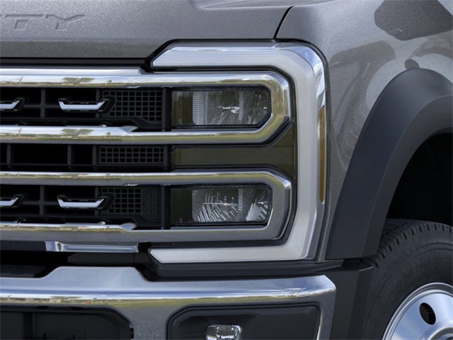 2025 Ford F-550 Lariat photo 17