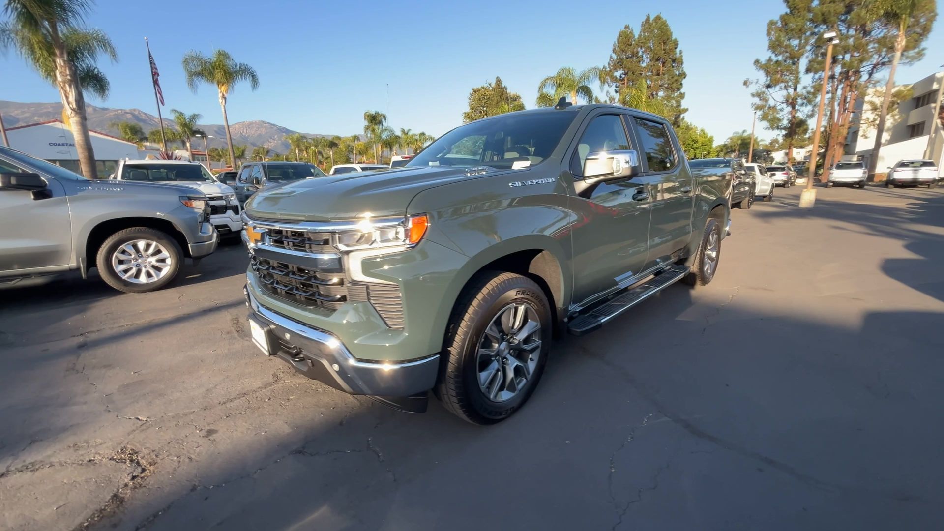 2026 Chevrolet Silverado 1500 LT photo 3
