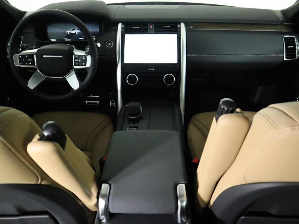 2025 Land Rover Discovery SE photo 13