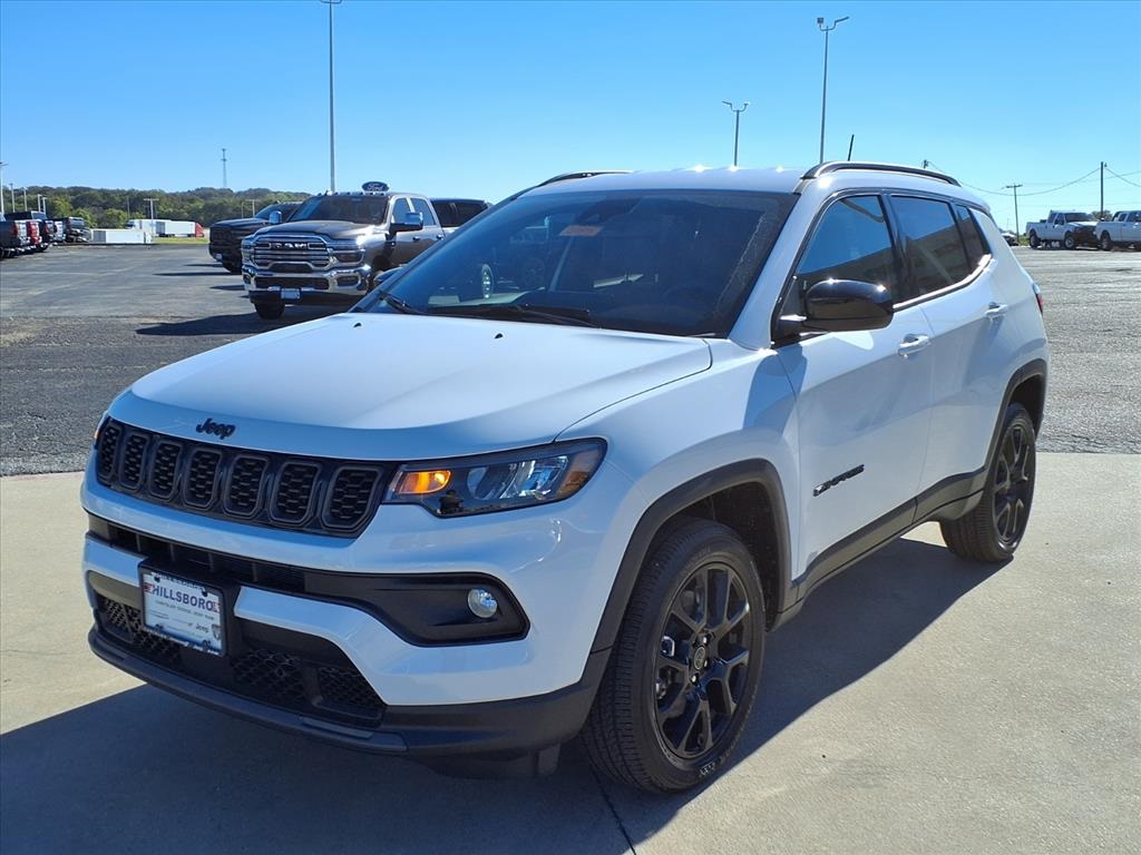 2026 Jeep Compass Latitude Altitude photo 3