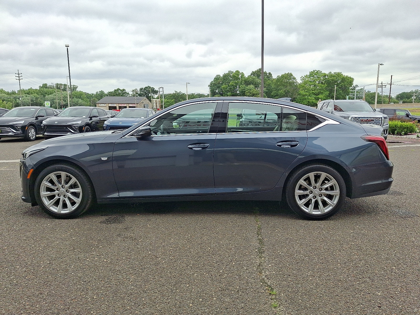 2022 Cadillac CT5 Luxury photo 4