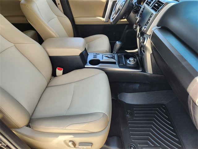 2022 Toyota 4Runner 4WD SR5 Premium photo 13