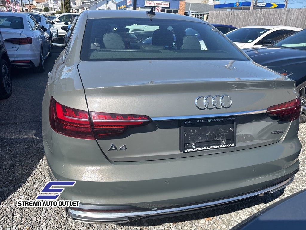 2023 Audi A4 45 S line Premium Plus photo 4