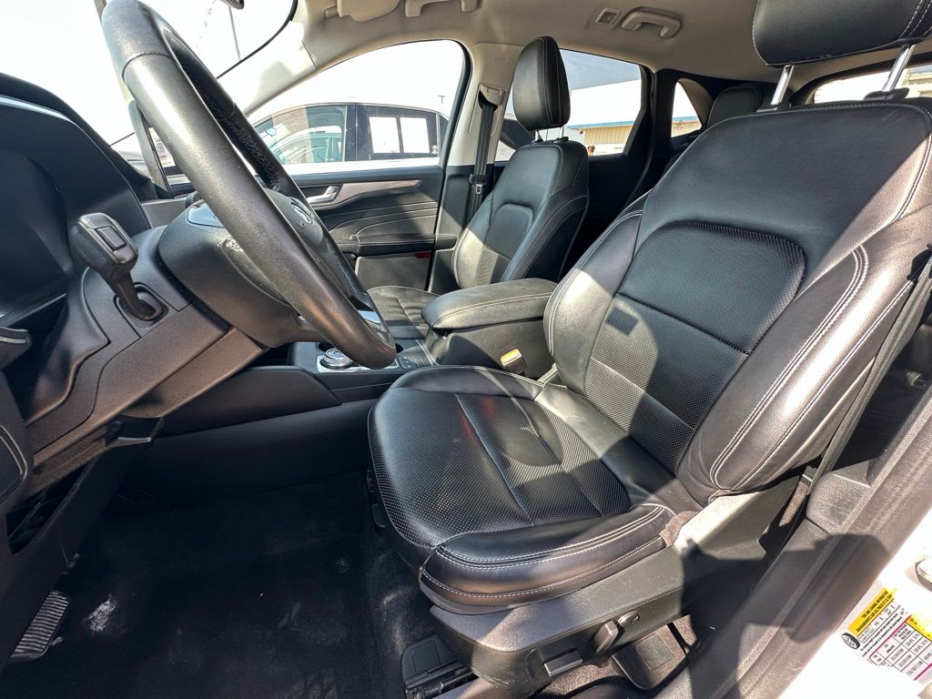 2022 Ford Escape Titanium photo 12