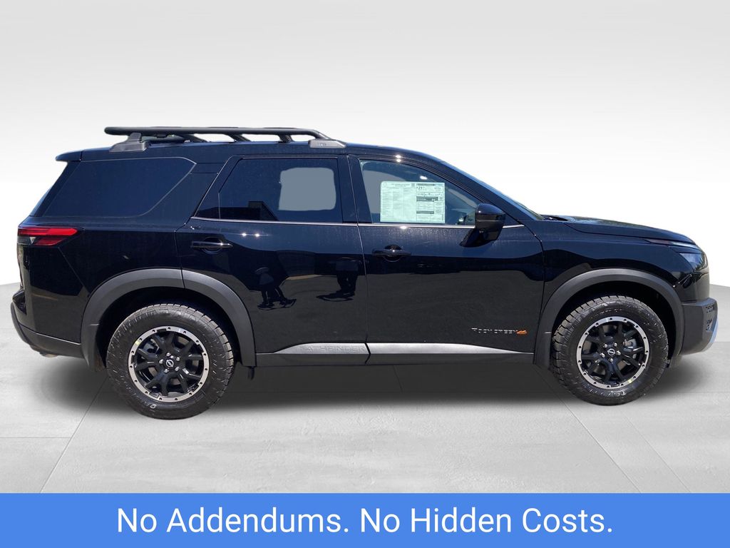 2025 Nissan Pathfinder Rock Creek photo 3