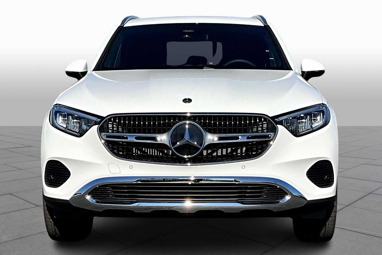 2025 Mercedes Benz GLC 300 4MATIC photo 3