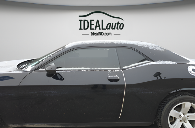 2013 Dodge Challenger SXT's photo