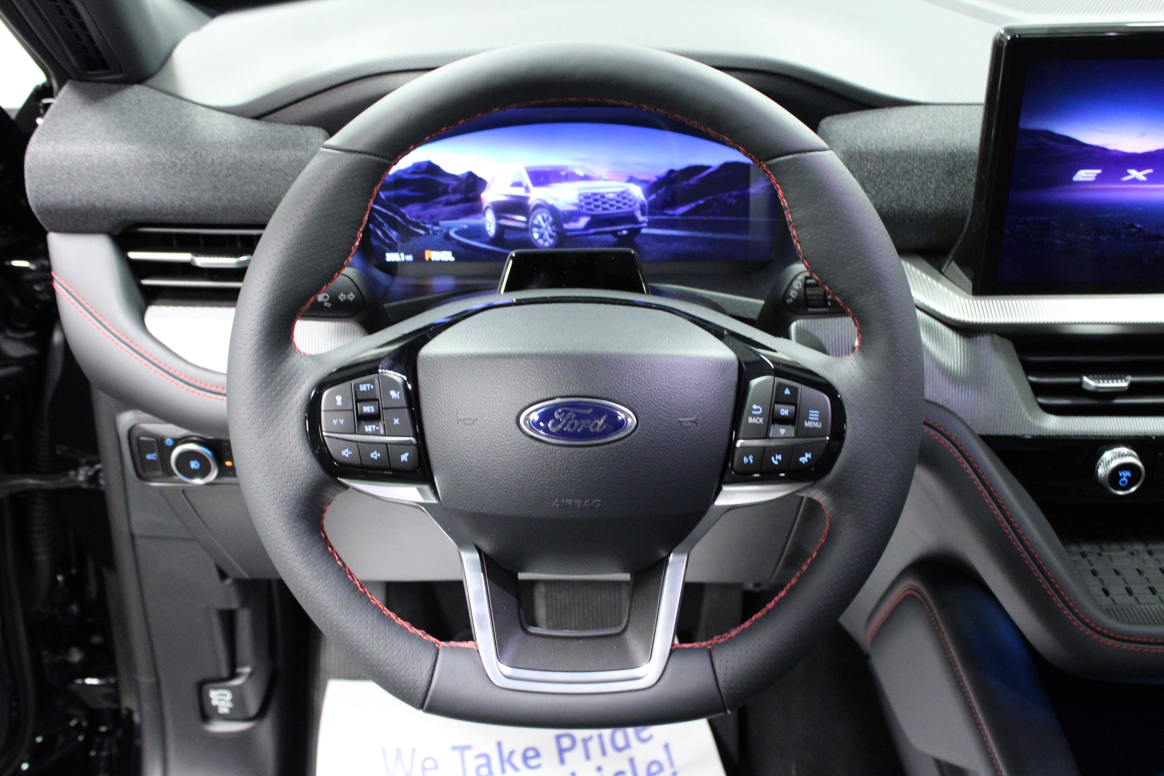 2025 Ford Explorer ST-Line photo 14