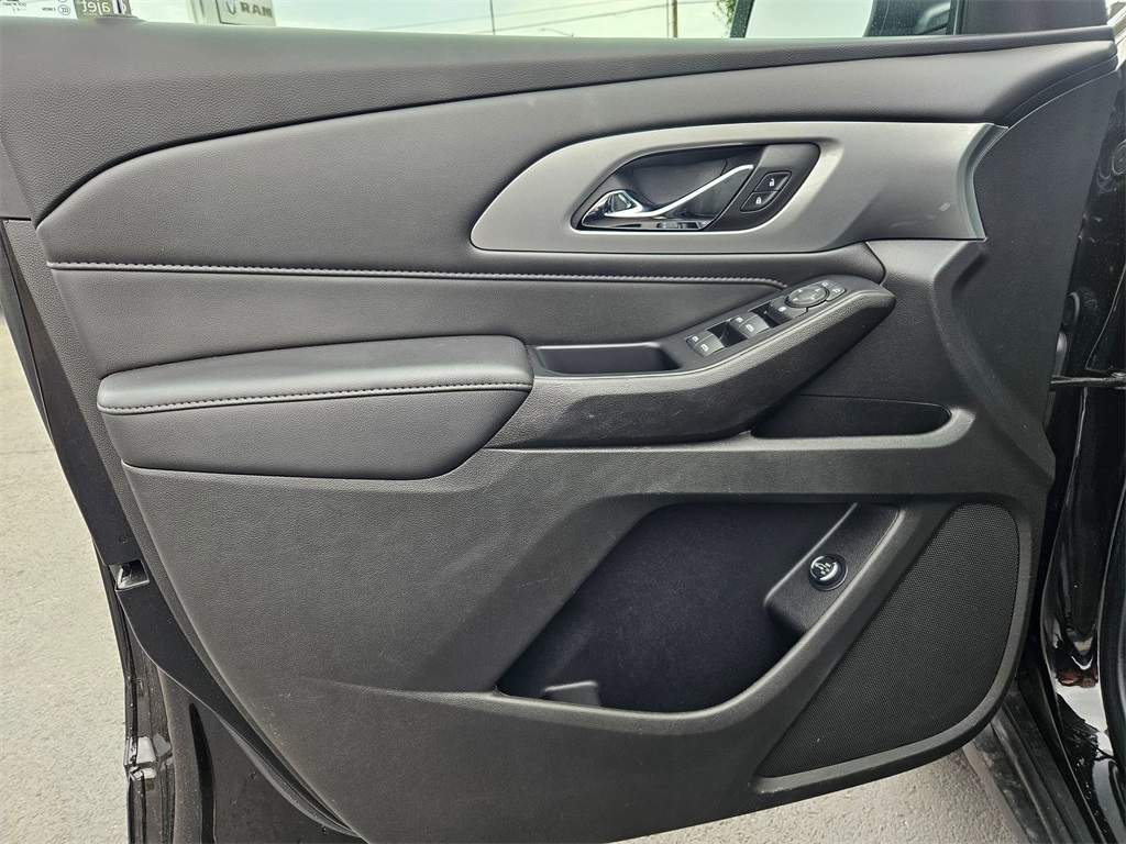 2022 Chevrolet Traverse Cloth 1LT photo 9