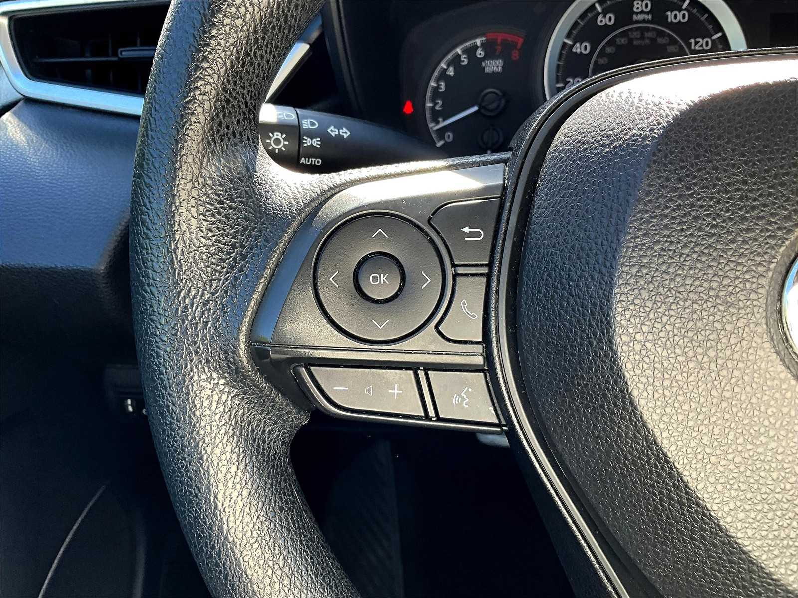 2021 Toyota Corolla LE photo 22