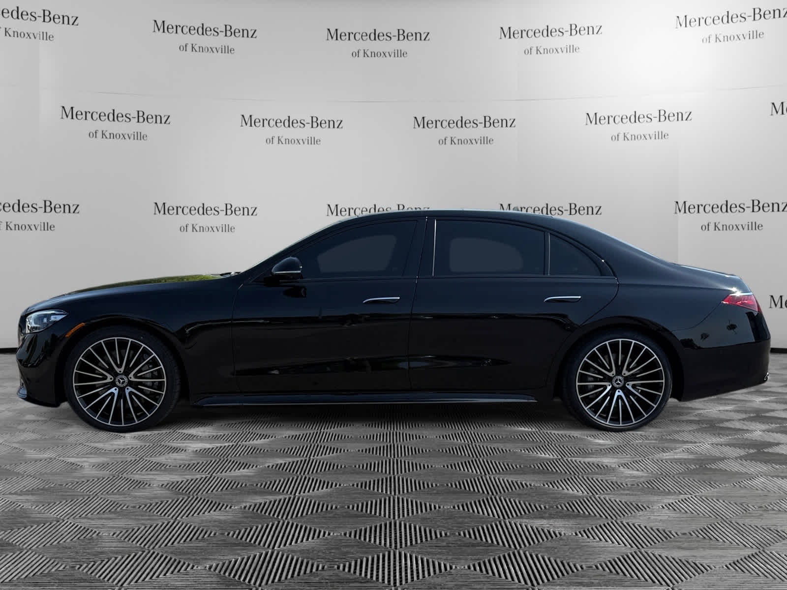 Certified Pre-Owned 2024 Mercedes-Benz S-Class 4dr Car in