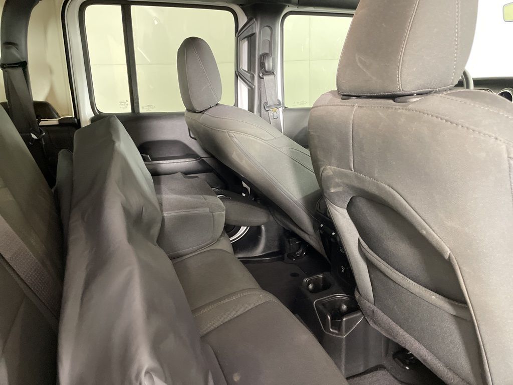 2023 Jeep Gladiator Overland photo 18