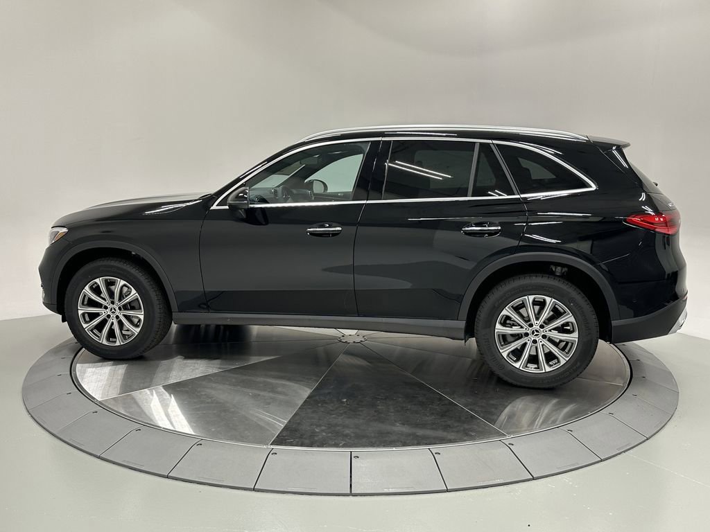 2026 Mercedes Benz GLC 300 photo 5