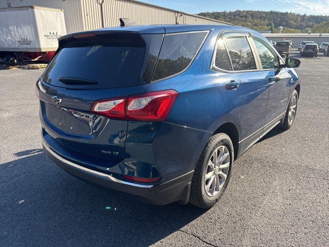 2021 Chevrolet Equinox LT photo 2