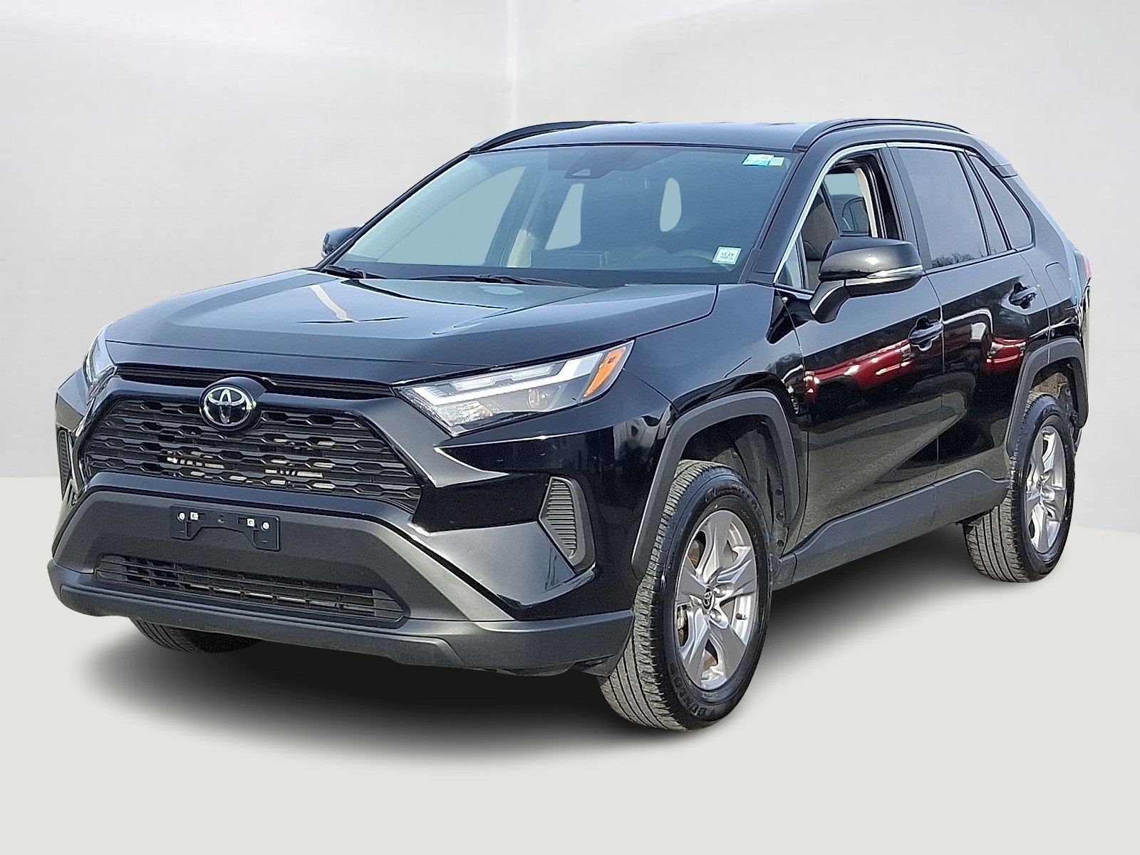 2025 Toyota RAV4 XLE's photo