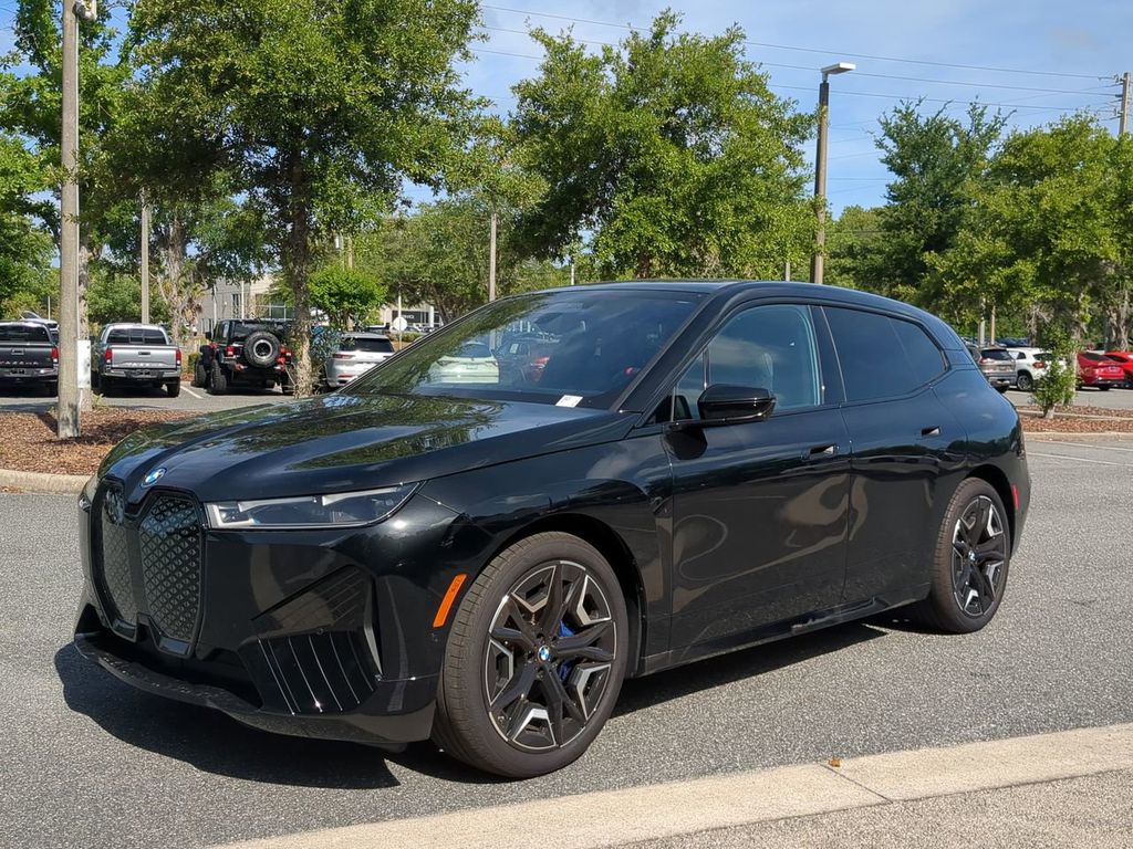 2025 BMW iX M60's photo