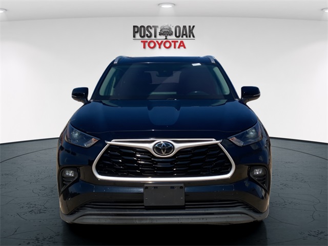 2022 Toyota Highlander XLE photo 3