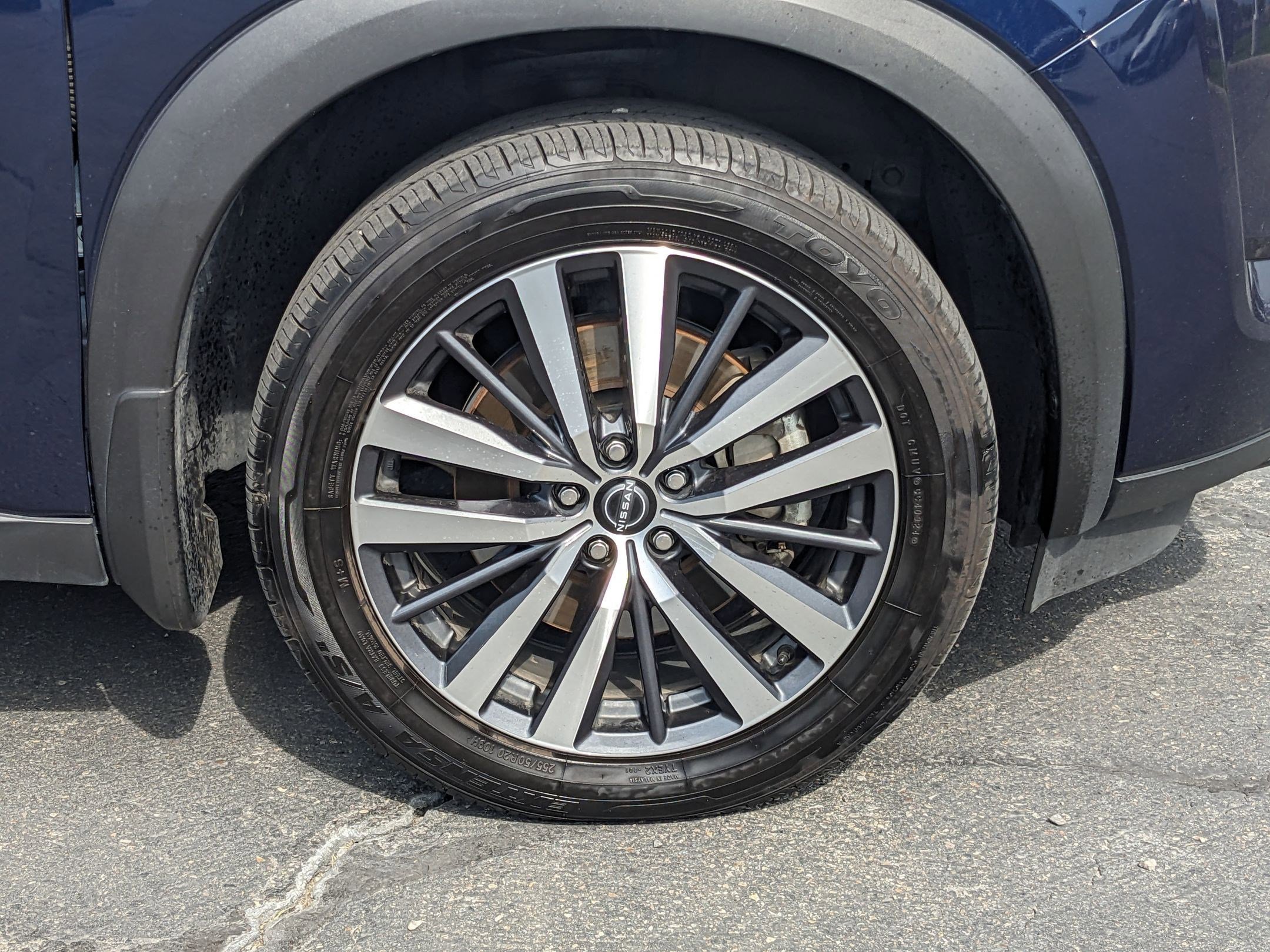 2022 Nissan Pathfinder Platinum photo 5
